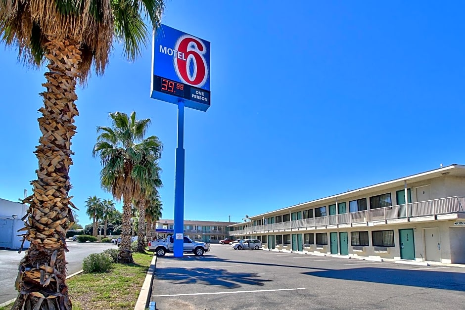 Motel 6 Nogales, AZ - Mariposa Road