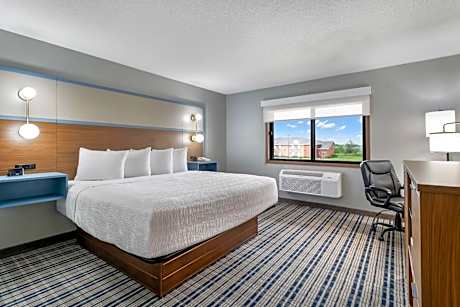 AmericInn by Wyndham Hutchinson