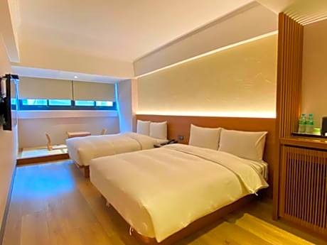 Japanese-Style Quadruple Room