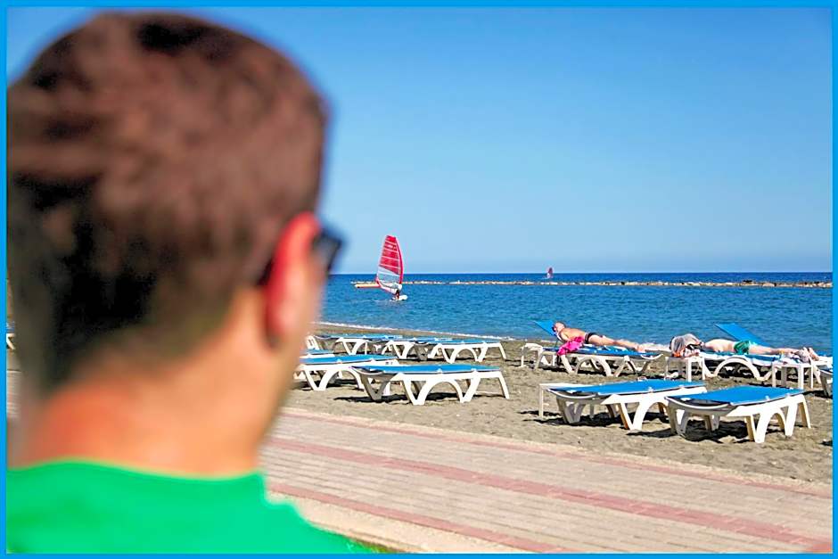 Poseidonia Beach Hotel