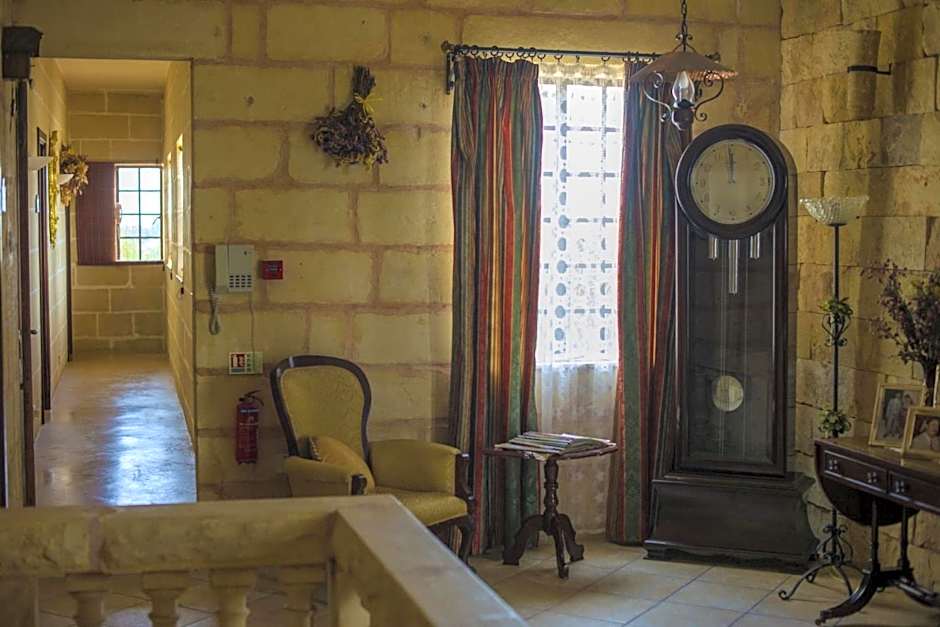 Ta' Bertu Host Family Bed & Breakfast