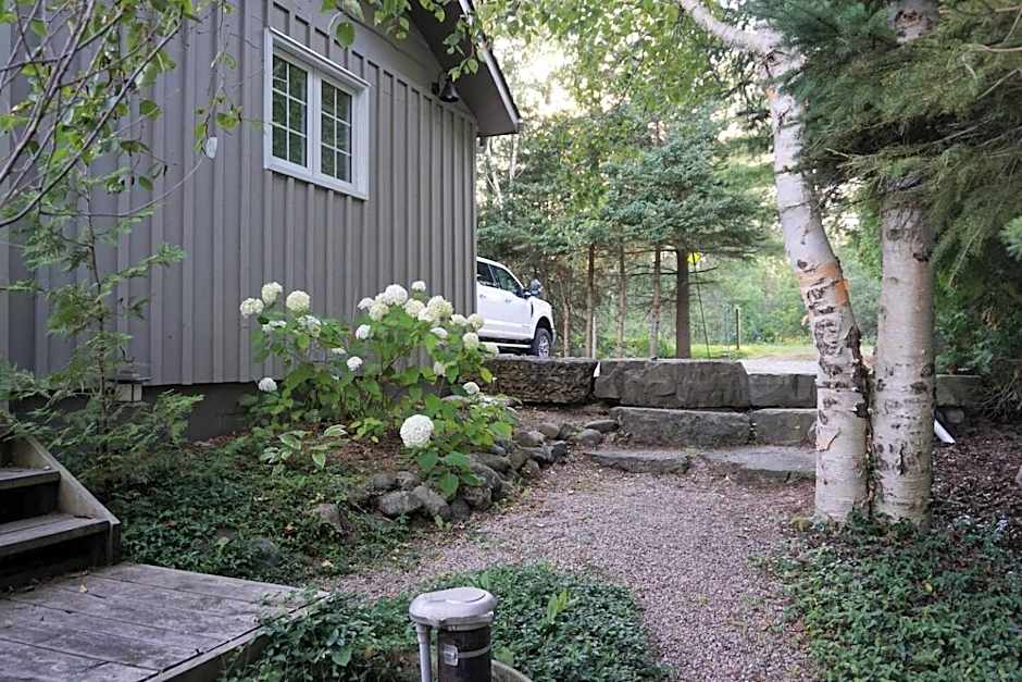 Serene Lakefront Retreat Explore & Unwind