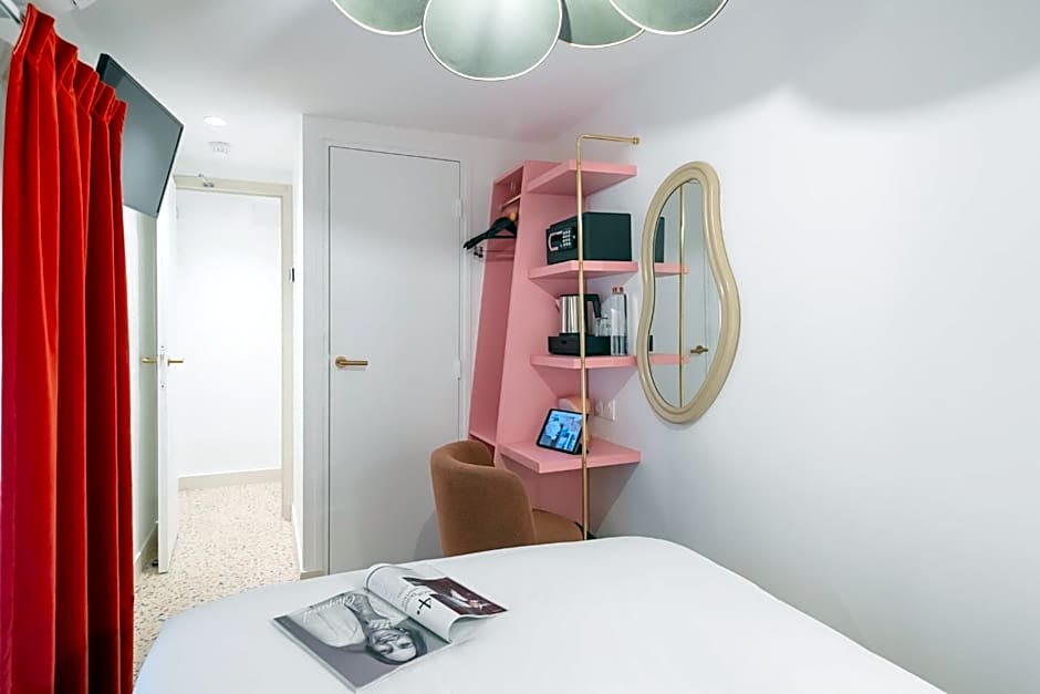 Trendy Canettes Hotel