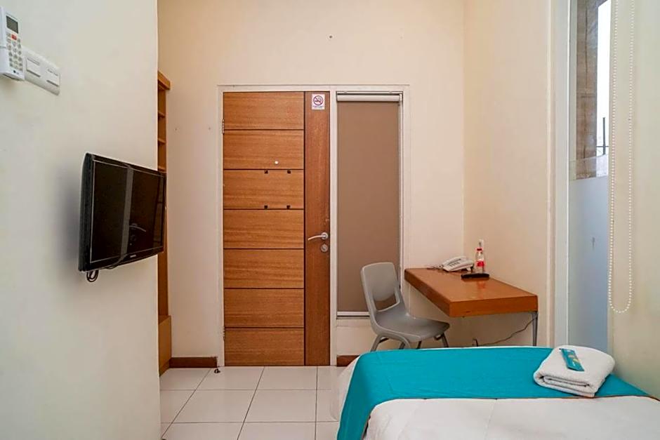 Sans Hotel FiFFa Pisang Kipas Malang