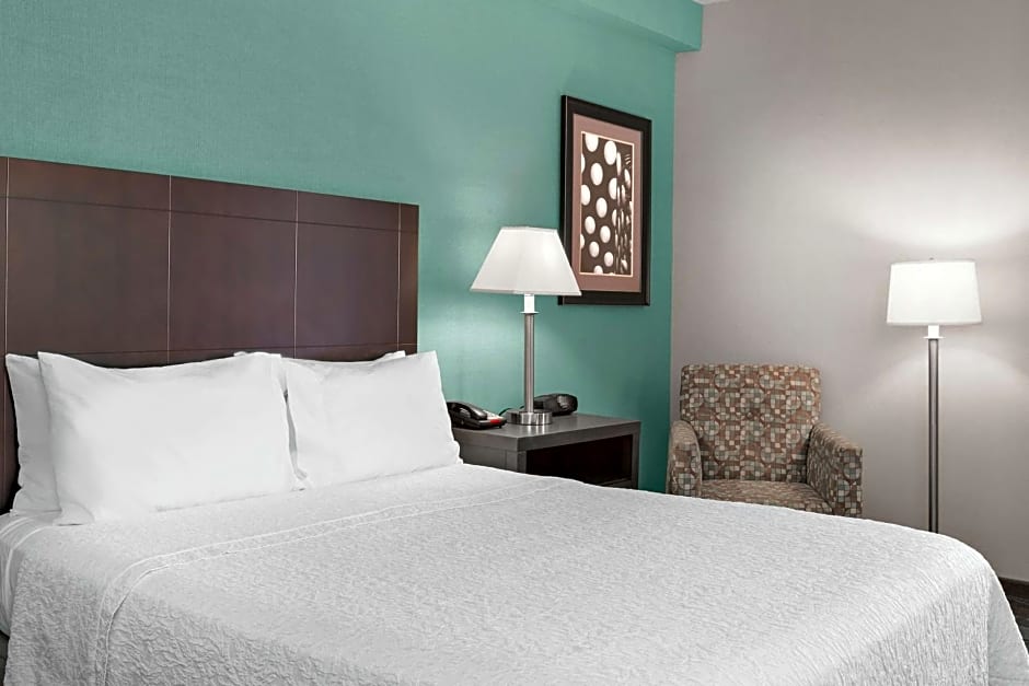 Hampton Inn By Hilton Bakersfield Central