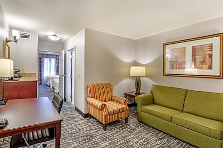 One-Bedroom Suite with Two Queen Beds - Non-Smoking
