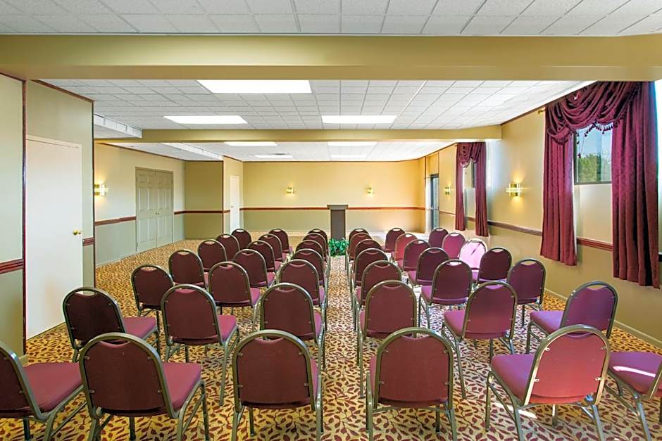 Days Inn by Wyndham Hillsborough