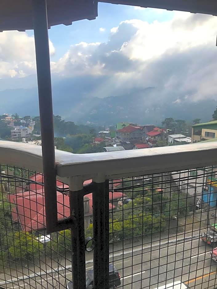 ASHBURN'S TRANSIENT BAGUIO - BASIC SLEEP and GO, LIMITED PAY PARKING, SELF SERVICE