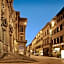 De La Ville Hotel