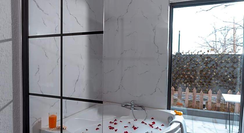 Melanj Airport Hotel