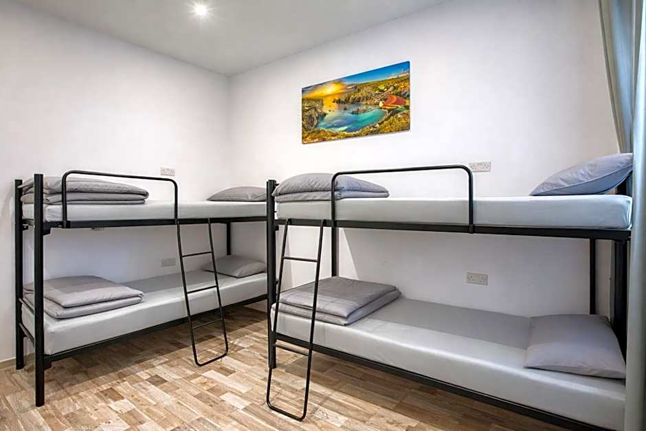 Bookarest Hostel Malta
