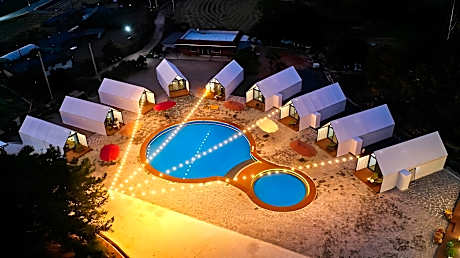 Yeongam Rock On Glamping and Caravan