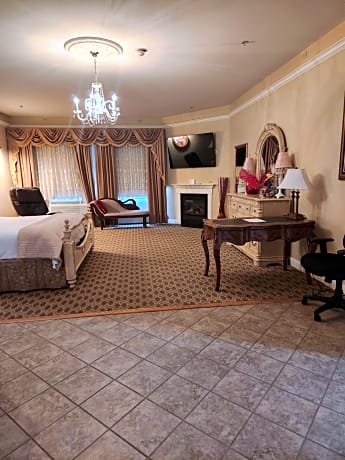 Romantic King Suite with Jacuzzi - Non-Smoking