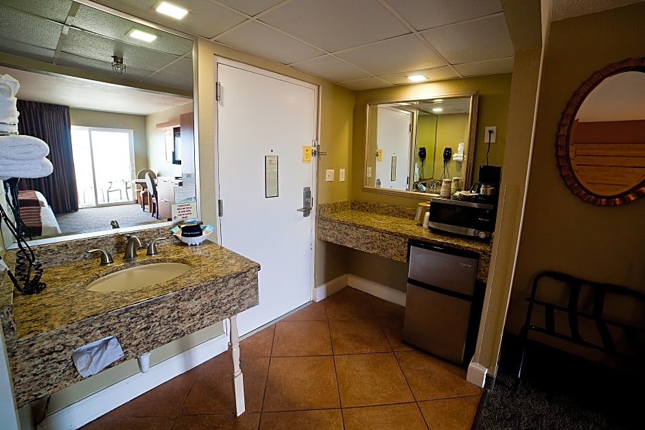 DeSoto Beach Hotel
