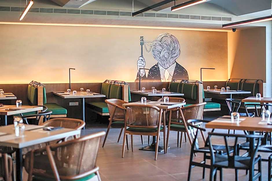 Napa Plaza Hotel (Adults Only)