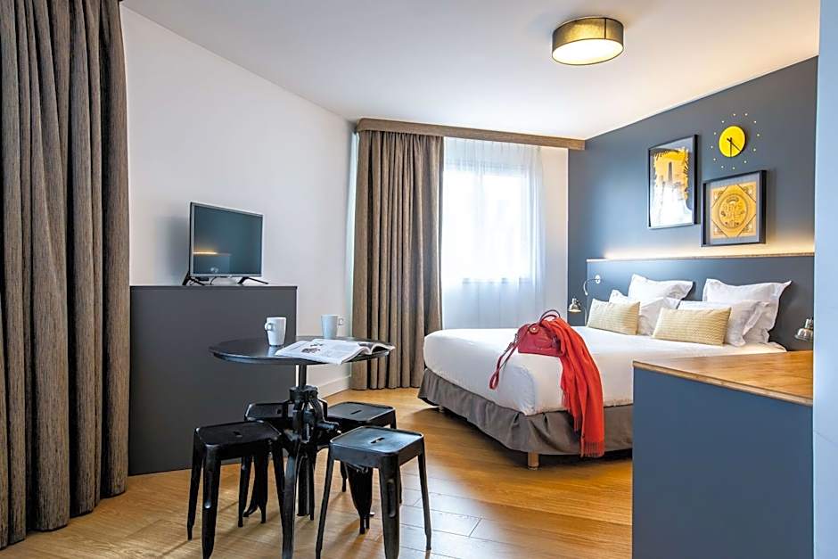 Best Western Plus Suitcase Paris La Defense