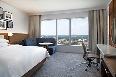 Club Level King or Queen Room with City View