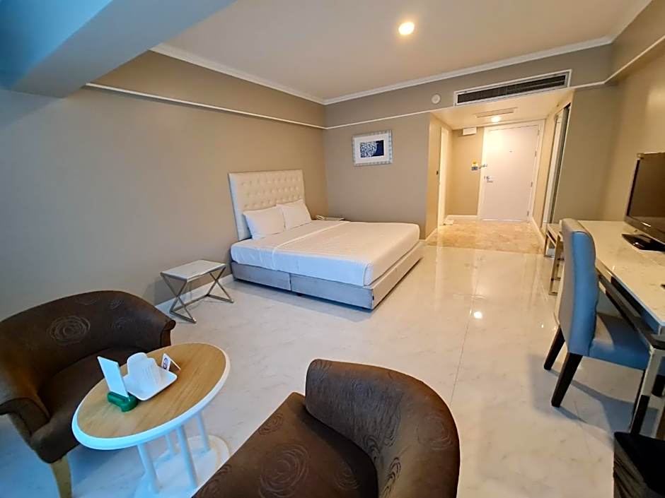 Chaisaeng Palace Hotel