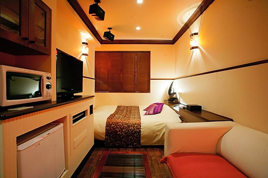 HOTEL CHECK INN BALI adult only