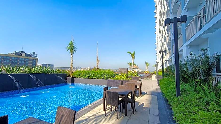 SMDC Coast Residences near PICC World Trade Center MOA