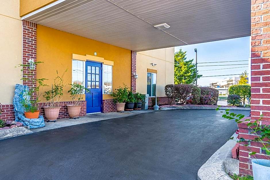 Suburban Studios Chattanooga Northeast - Ooltewah