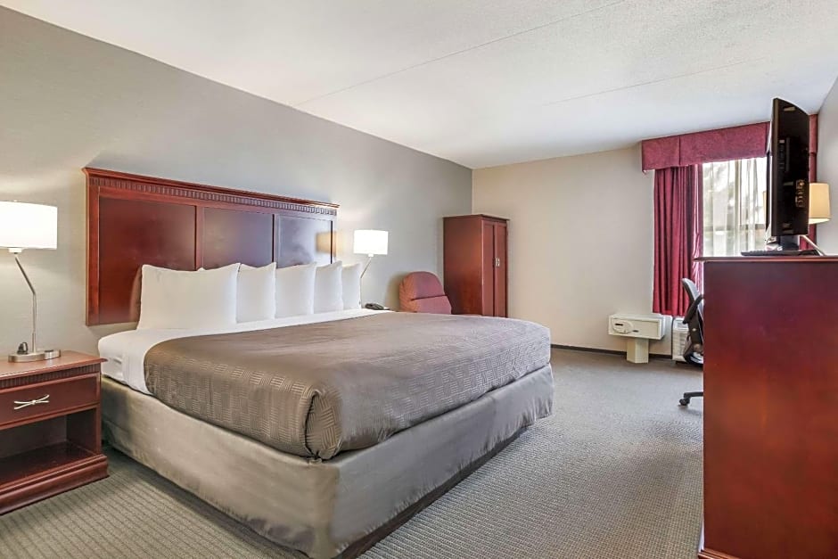 Clarion Inn and Suites Airport