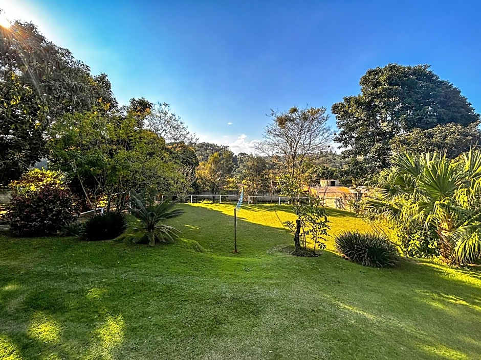 Chácara com piscina, churrasqueira, WiFi e quadra