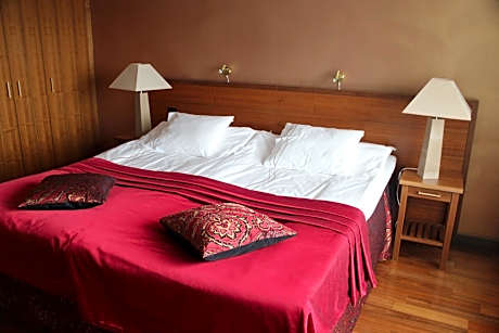 Deluxe Suite with Sea View