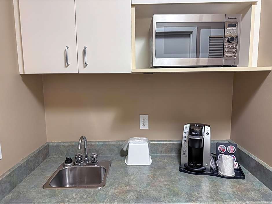 Super 8 by Wyndham Edmonton South