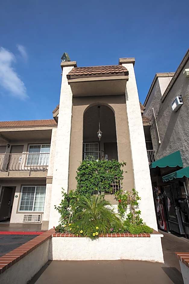 Queens Inn Anaheim