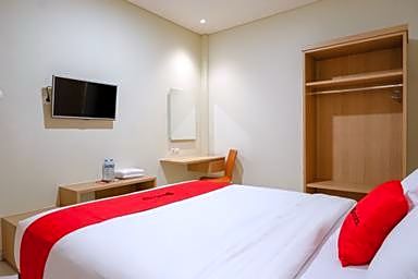 RedDoorz near Exit Tol Banyumanik 2