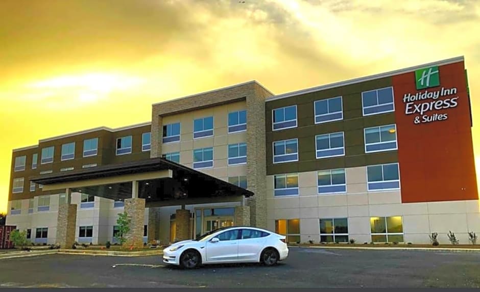 Holiday Inn Express & Suites Bardstown