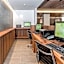 Courtyard by Marriott Long Island City/New York Manhattan View