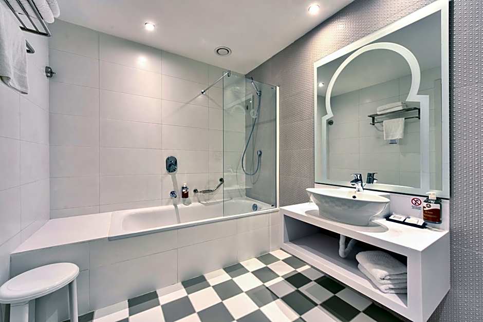 db San Antonio Hotel + Spa All Inclusive