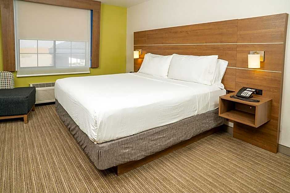 Holiday Inn Express Hotel & Suites Hesperia By IHG