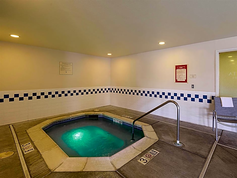 La Quinta Inn & Suites by Wyndham Central Point - Medford