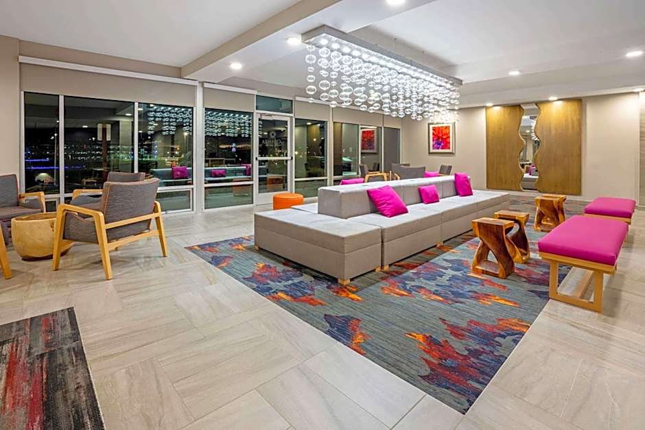 La Quinta Inn & Suites by Wyndham Seattle-Federal Way