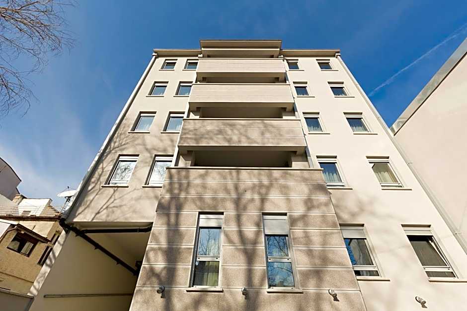 Hotel TESLA - Smart Stay Garni