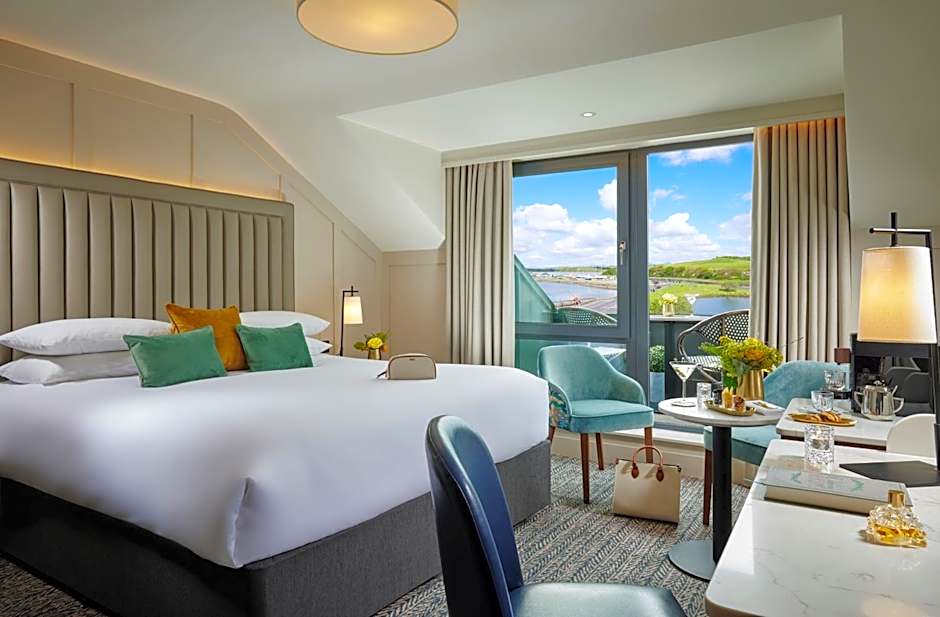 Westport Coast Hotel