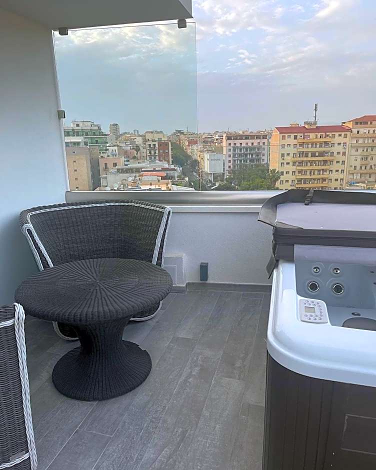 18 Dante Luxury Suites