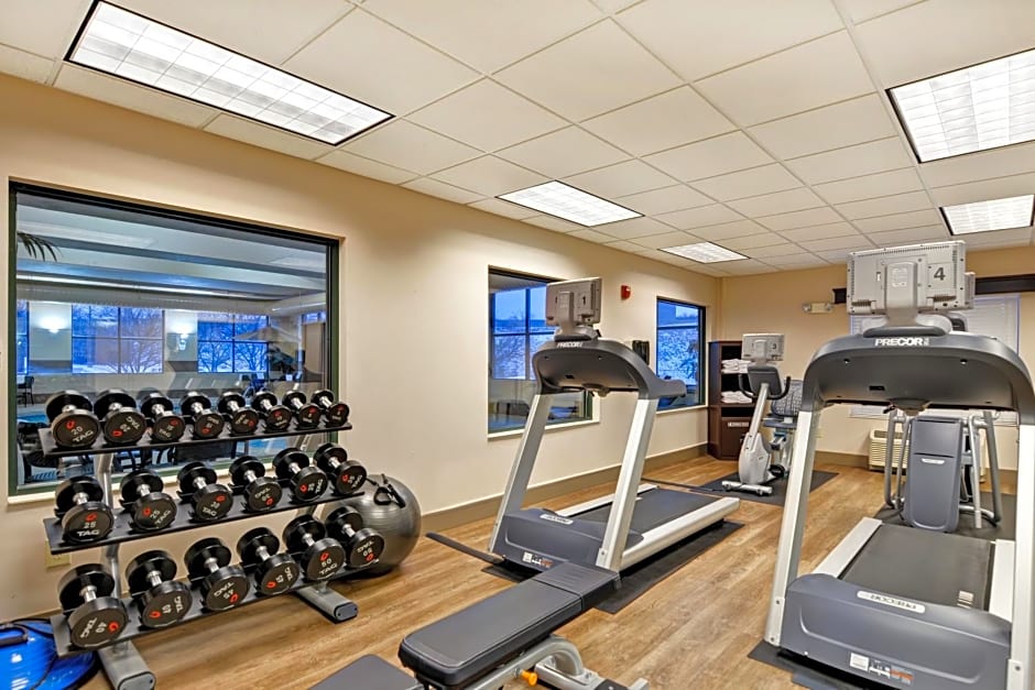 Holiday Inn Express Hotel & Suites Milwaukee-New Berlin By IHG