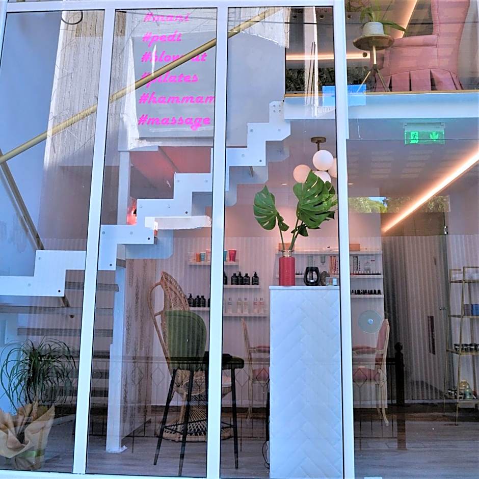 Alley Boutique Hotel and Spa
