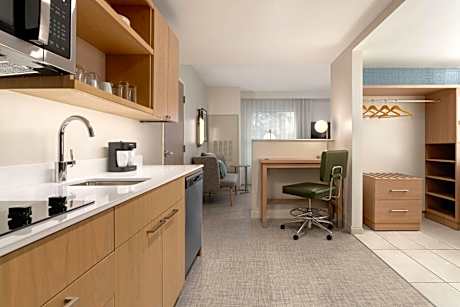 Efficiency King Suite