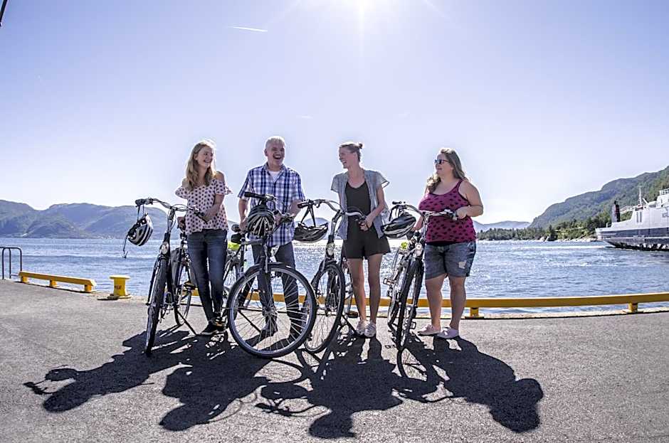 Lavik Fjord Hotel & Apartments