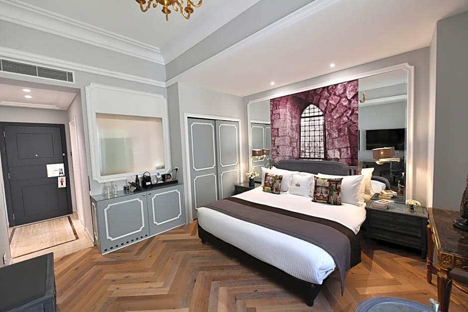 Le Bristol Hotel