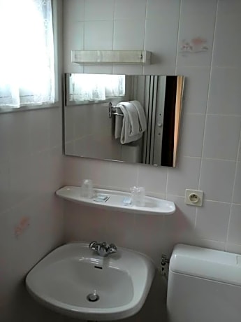 Economy Single Room