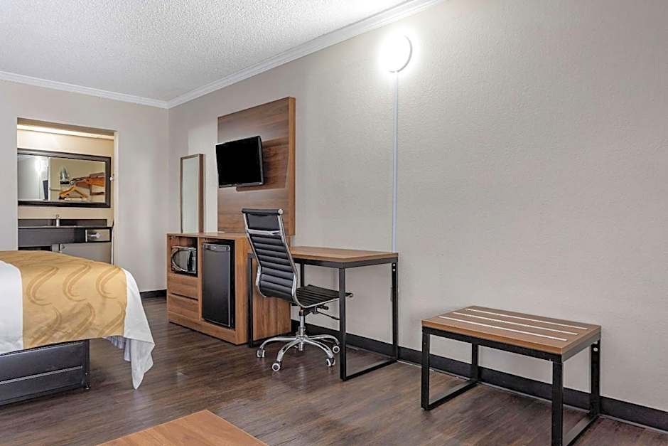 Quality Inn & Suites Ft. Jackson Maingate