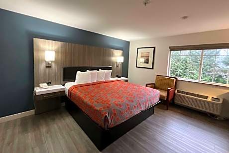 Superior King Suite - Non-Smoking