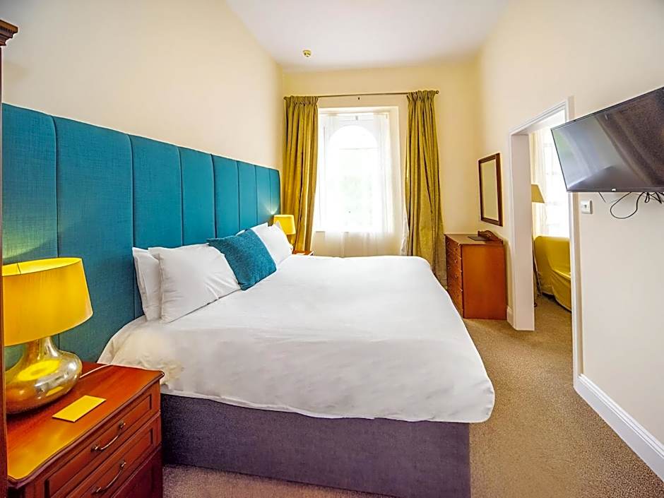 Crofton House Hotel