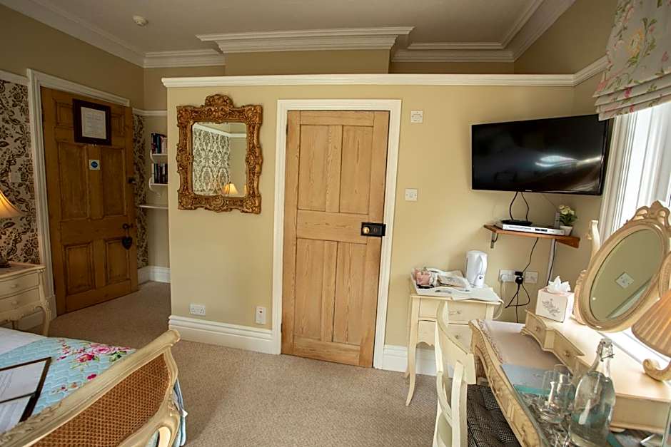 Treherne House & The Malvern Retreat